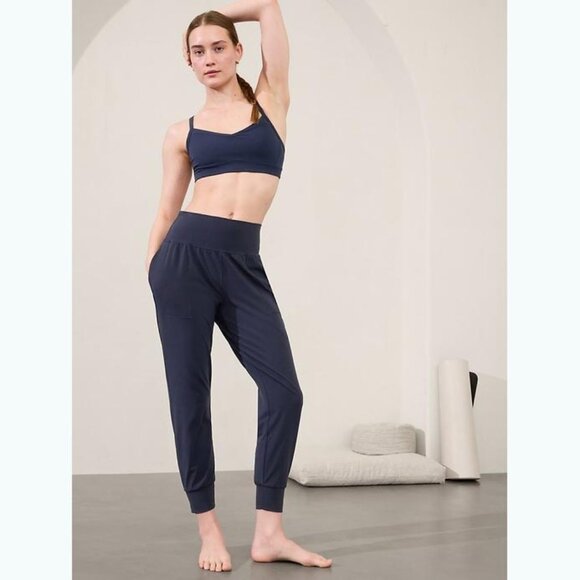 NWOT Athleta Salutation High Rise Jogger - M - Picture 1 of 3